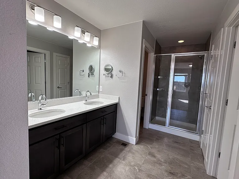 Double Vanity in primary bathroom