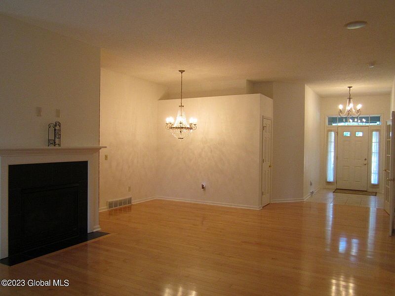 5th image of 23 Sedgewyck Drive
