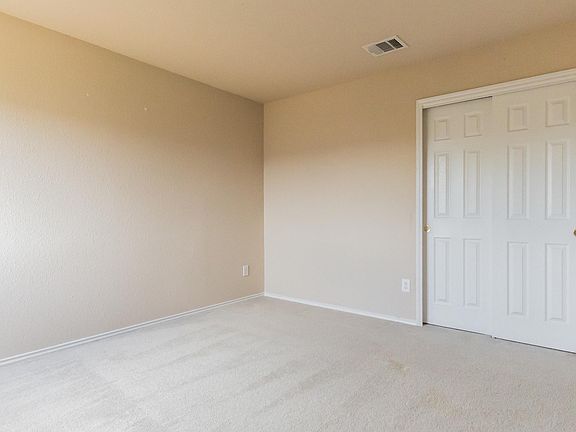 2nd image of 605 Holbrooke St