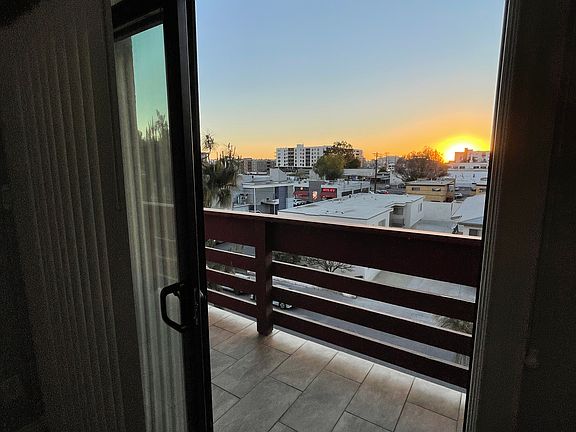 5th image of 970 S Kingsley Dr APT 307