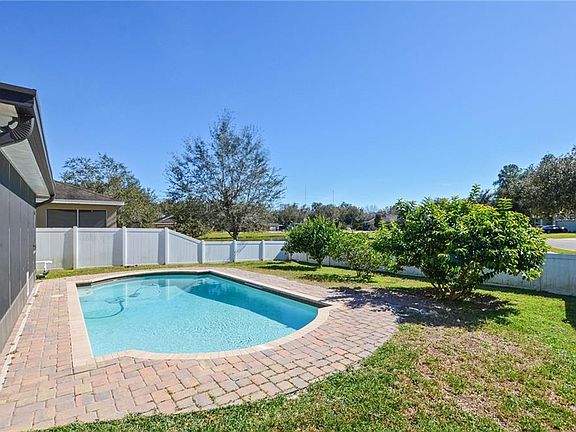 3rd image of 8405 Tidal Breeze Dr