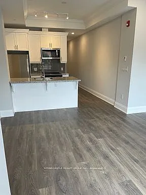 Upper Middle Rd — Photo 12