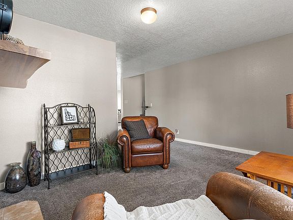 5th image of 2801 W Lost Rapids Dr