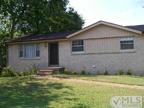 1st image of 421 Clearwater Dr