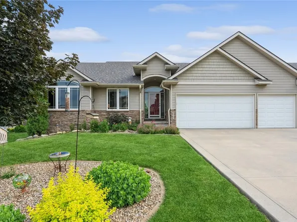 213 Hawthorne Dr, Norwalk, IA 50211