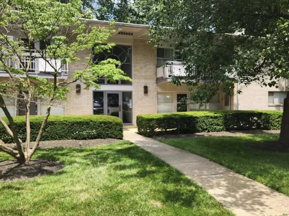 7728 Donnybrook Ct APT 202, Annandale, VA 22003