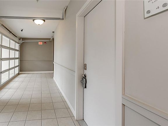 3rd image of 932 Broadway St Unit 4
