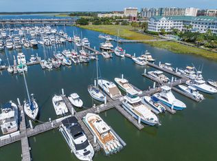 33 Lockwood Dr #Lu70, Charleston, SC 29401