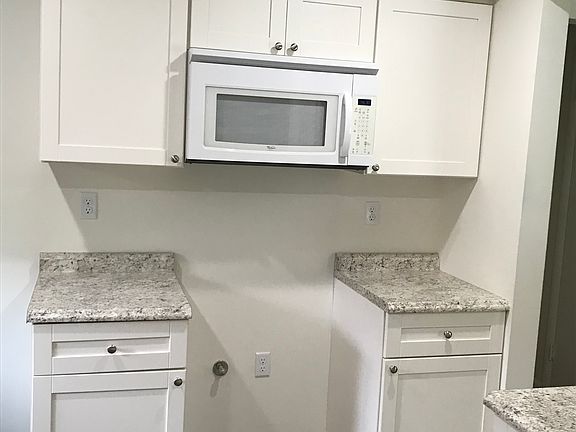 4th image of 16582 Brinbourne Ave