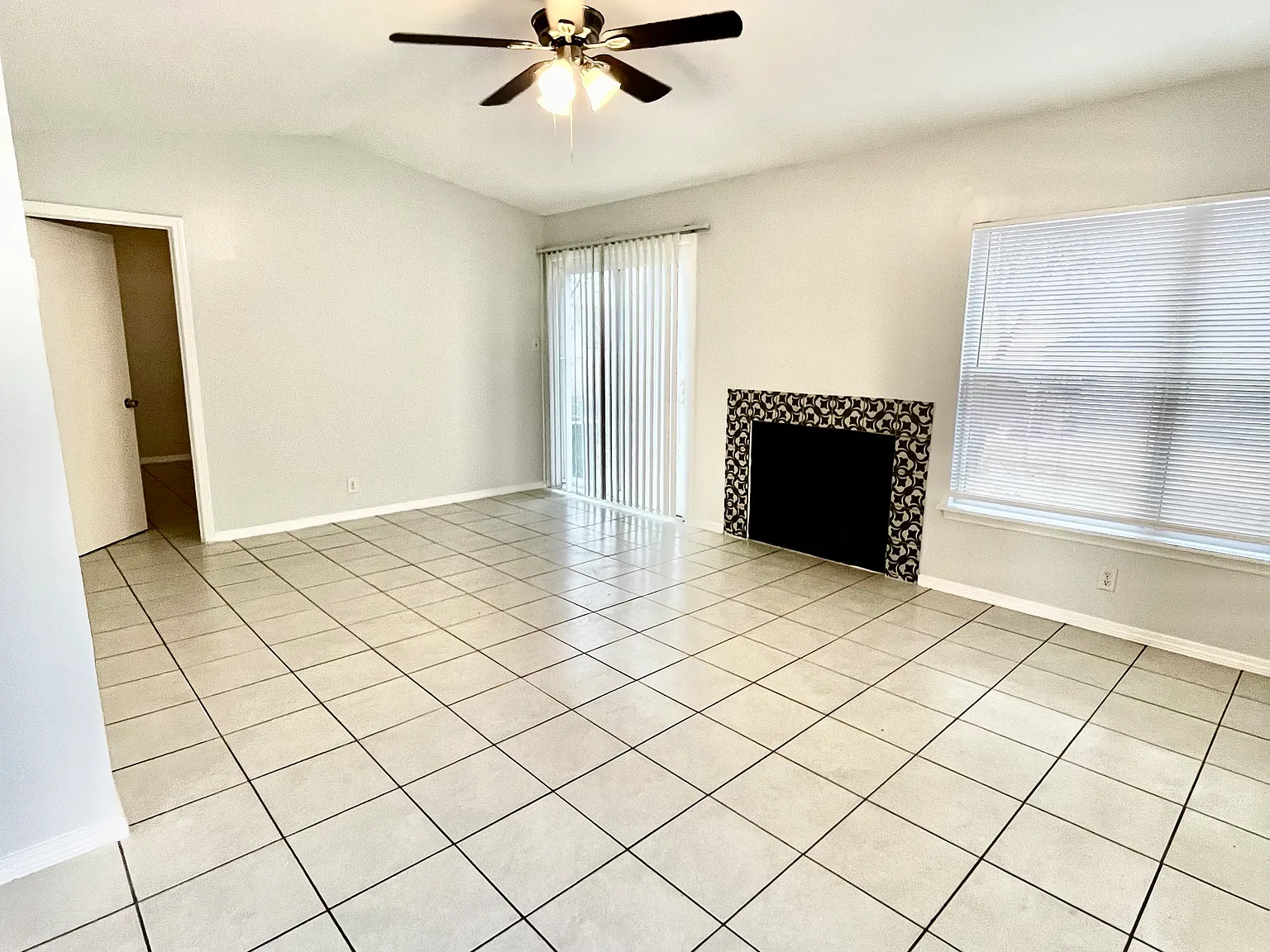 6010 Hidden Sunrise Dr — Photo 2