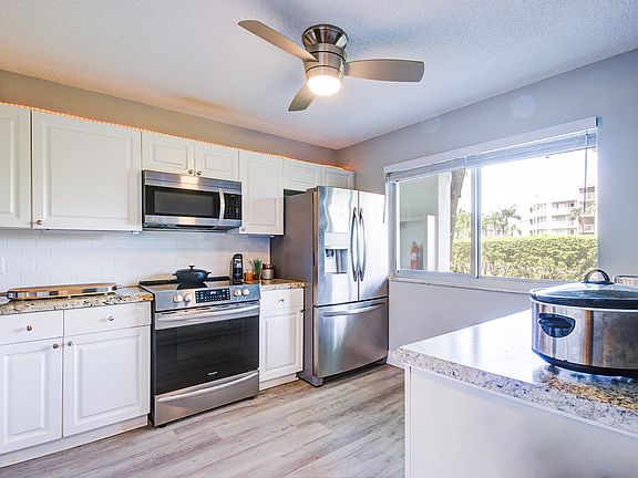 3rd image of 6698 10th Avenue N #109