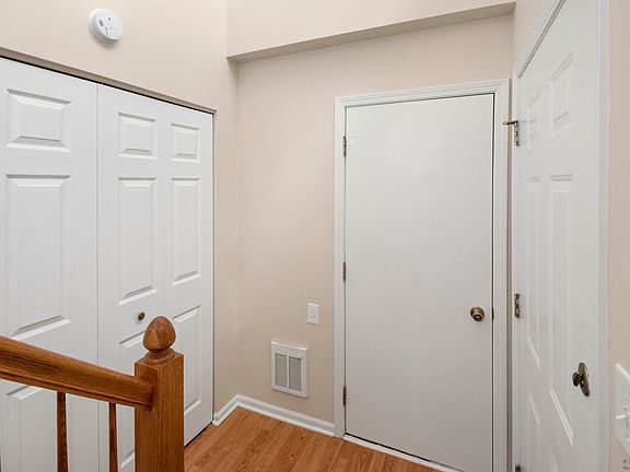 4th image of 1630 Grove Ave Unit C