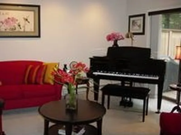 13 Hillside Dr, Wayland, MA 01778