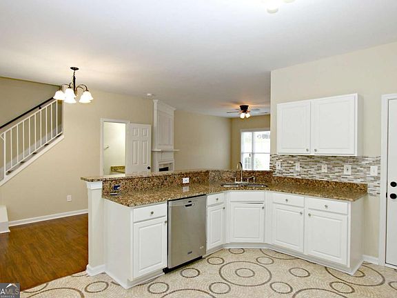4th image of 305 Wittenridge Ct
