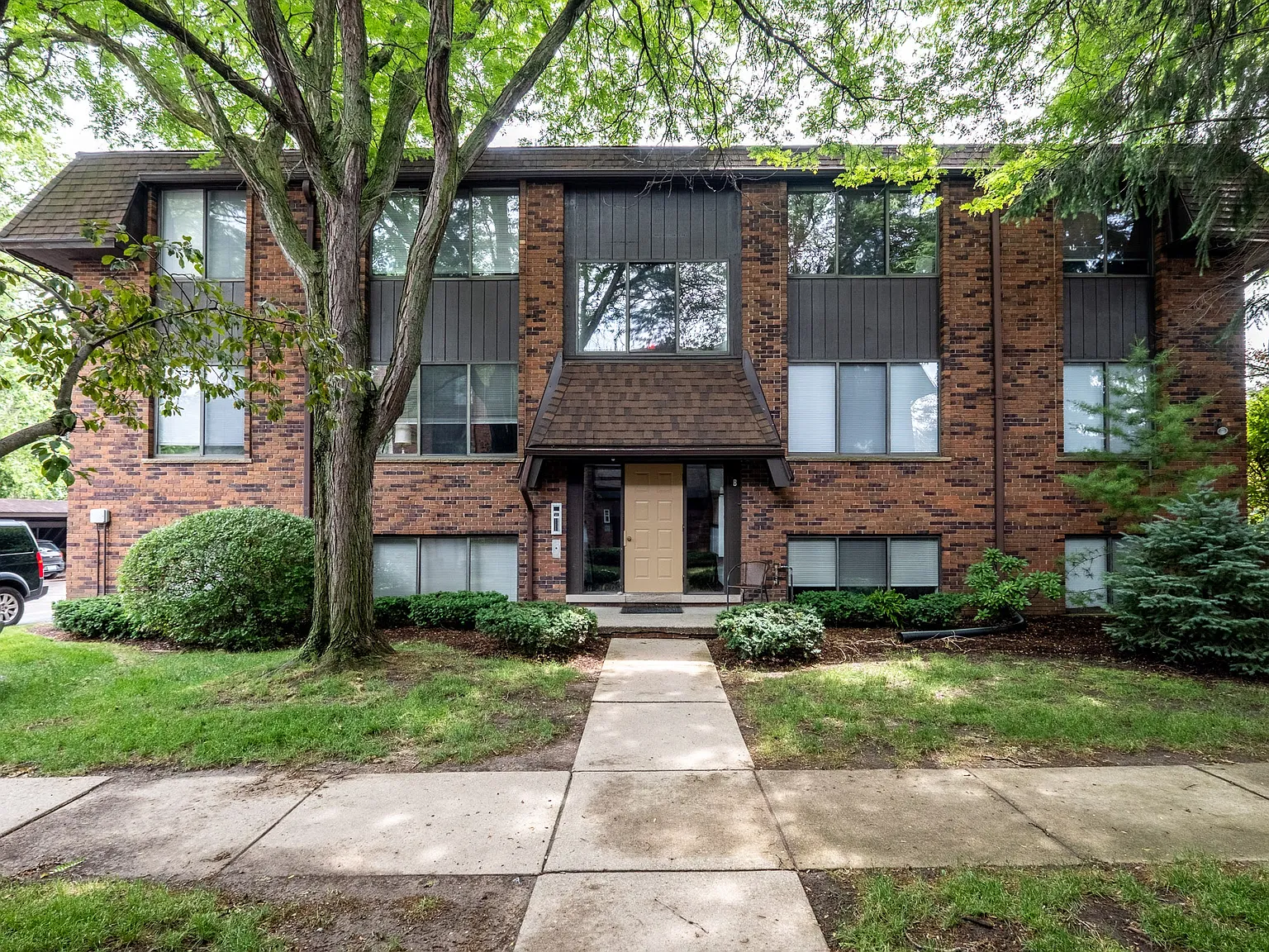 Maplecrest Apartments — Photo 4