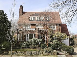 41 Short Hill Rd, Forest Hills, NY 11375