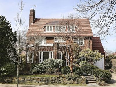 41 Short Hill Rd, Forest Hills, NY, 11375