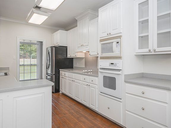 5th image of 147 Dogwood Heights Dr