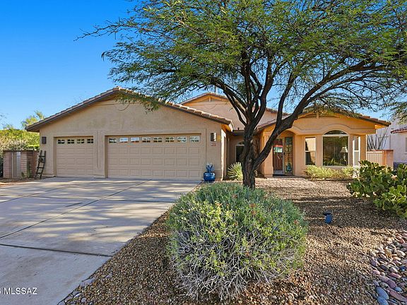 2nd image of 957 E Josephine Saddle Pl