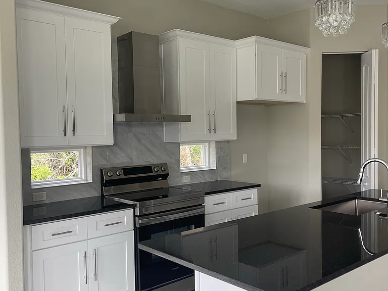 11 Corona Ct — Photo 7