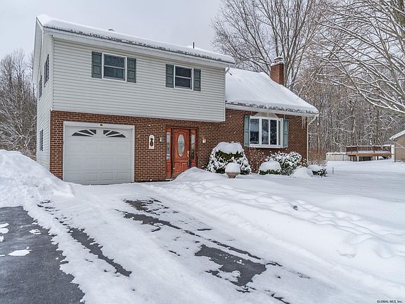 5th image of 23 Montclair Dr