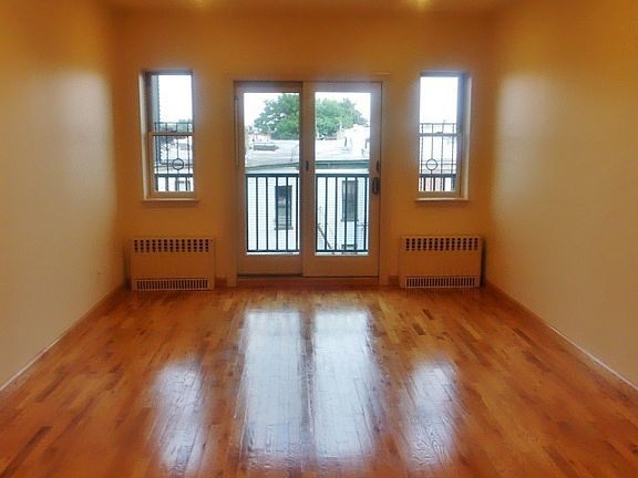 3rd image of 1100 Putnam Ave APT 4R