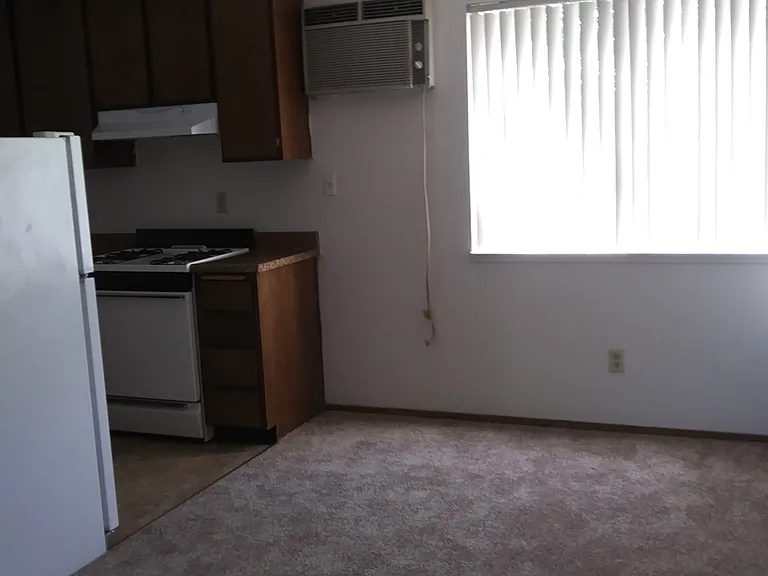 2223 Edison Ave #13 — Photo 3
