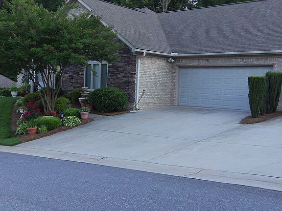 Drive Way - Garage