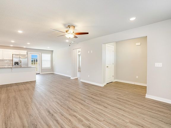 3rd image of 352 Mojave St