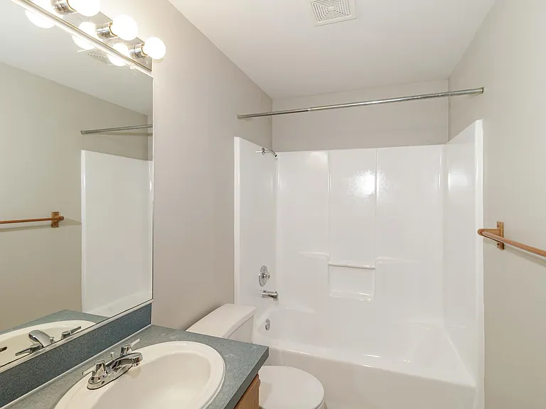 15709 NE 12th Way — Photo 30