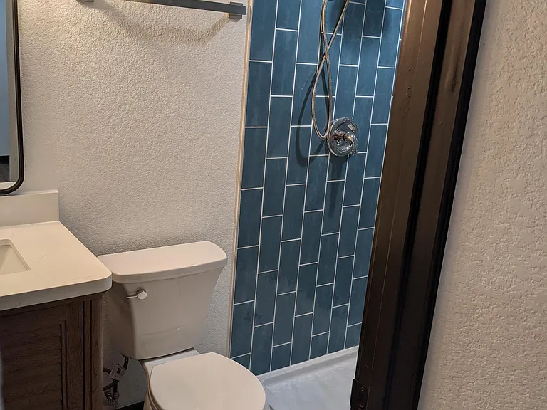 3/4 bathroom in the downstair/ additional master bedroom / studio.