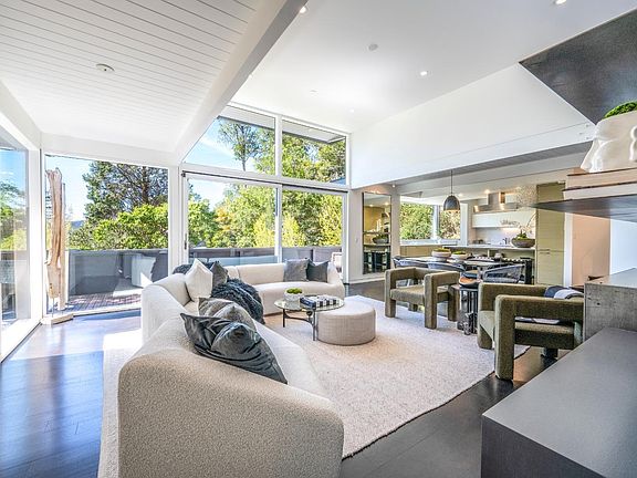 5th image of 70 Bolsa Ave
