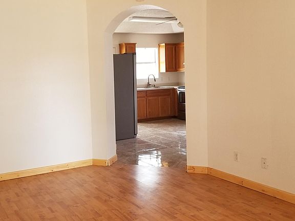 4th image of 3613 Xanthisma Ave