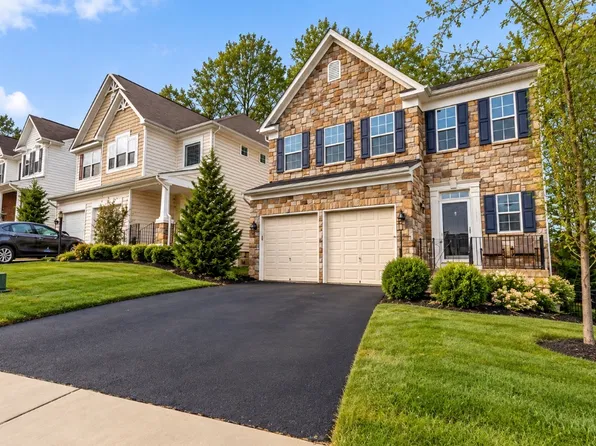 3437 Eagle Ridge Dr, Woodbridge, VA 22191