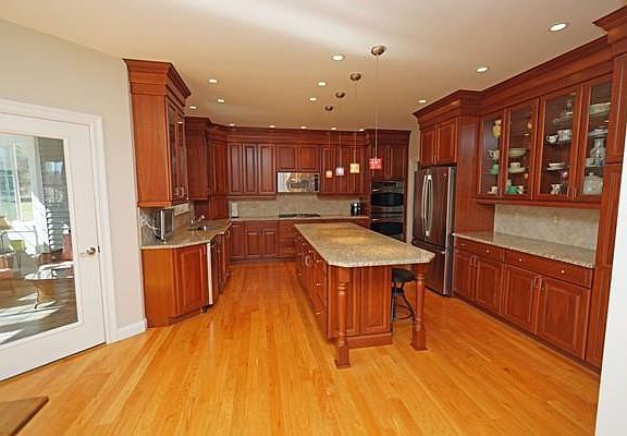 2nd image of 35 Warthin Cir