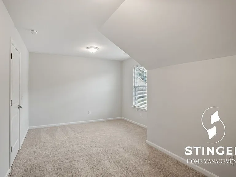 103 Grange Ln — Photo 30