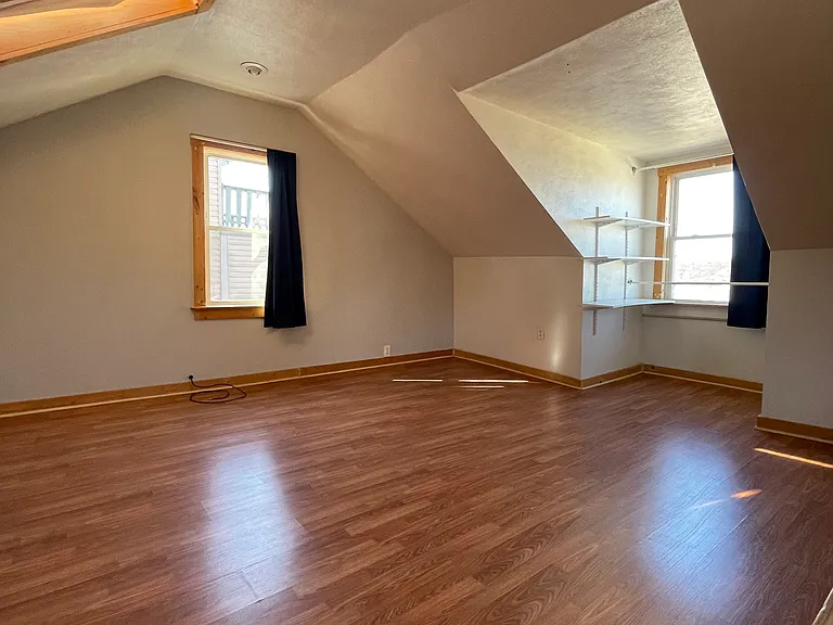 2622 Stella St — Photo 5