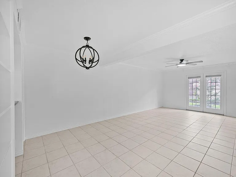 6111 Beverly Hill St #39 — Photo 9