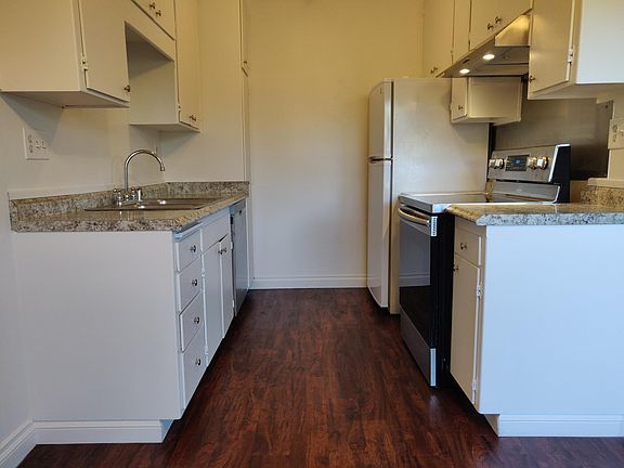 3rd image of 4321 Cass St #7