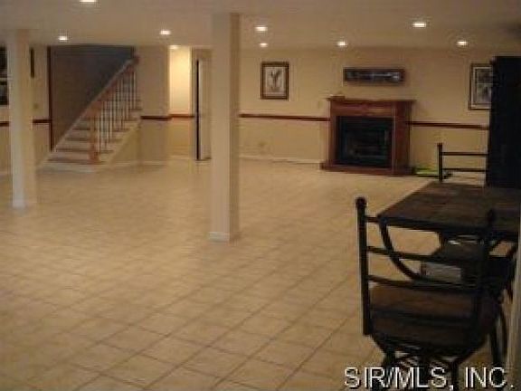 4th image of 7912 Diamond Springs Dr