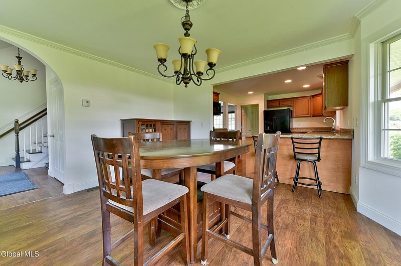 3rd image of 605 Plummer Road