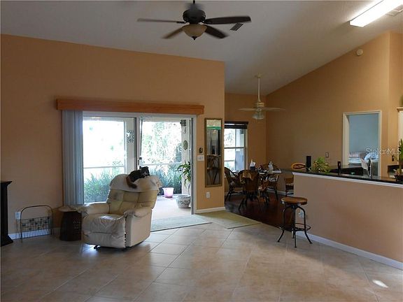 4th image of 9434 Meadow Crest Ln