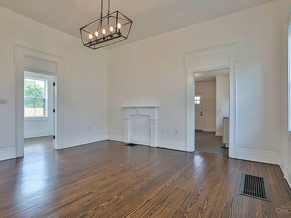 3rd image of 203 S Bowles St