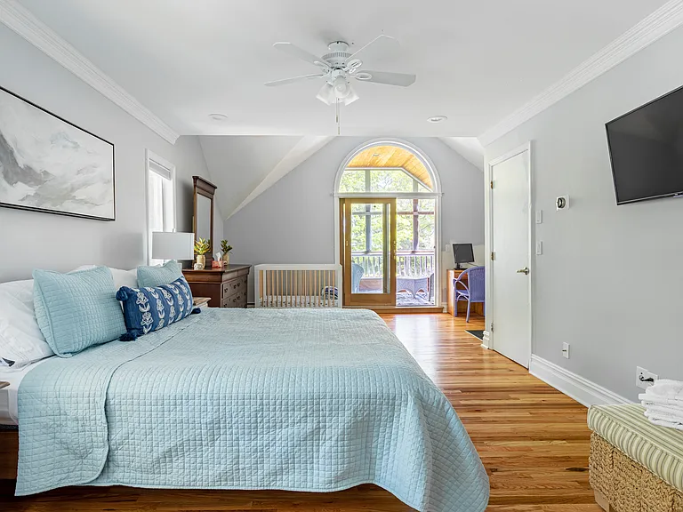 2300 Pine Tree Rd — Photo 10