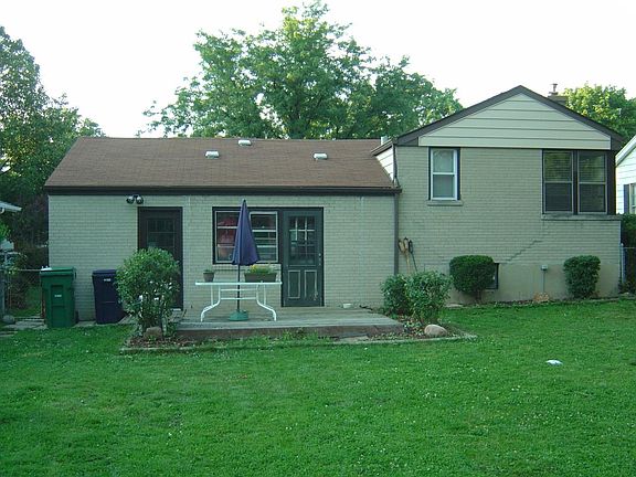 2nd image of 139 W Washington Blvd