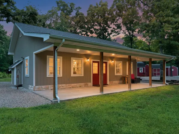 1323 E Highway Pp, Bolivar, MO 65613