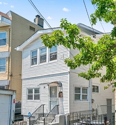 3rd image of 81 Schley St