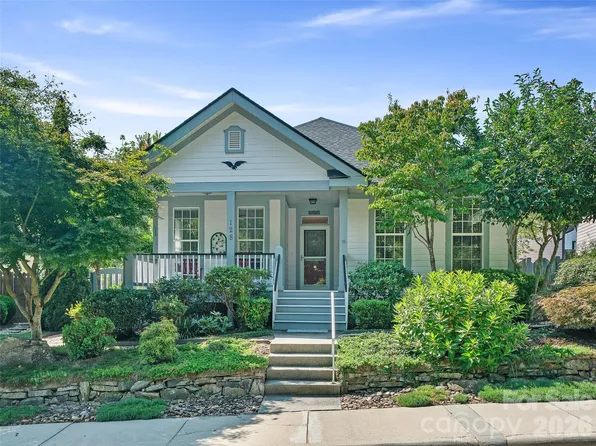 128 Village Greenway, Flat Rock, NC 28731