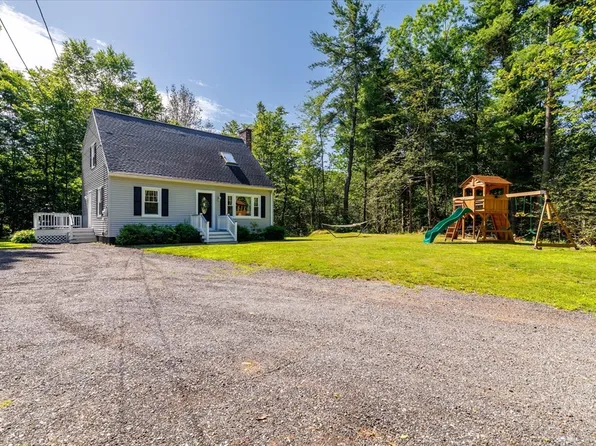 44 Underwood Rd, Hubbardston, MA 01452