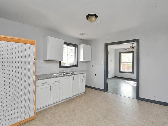 2nd image of 5313 Firnat St Unit 1
